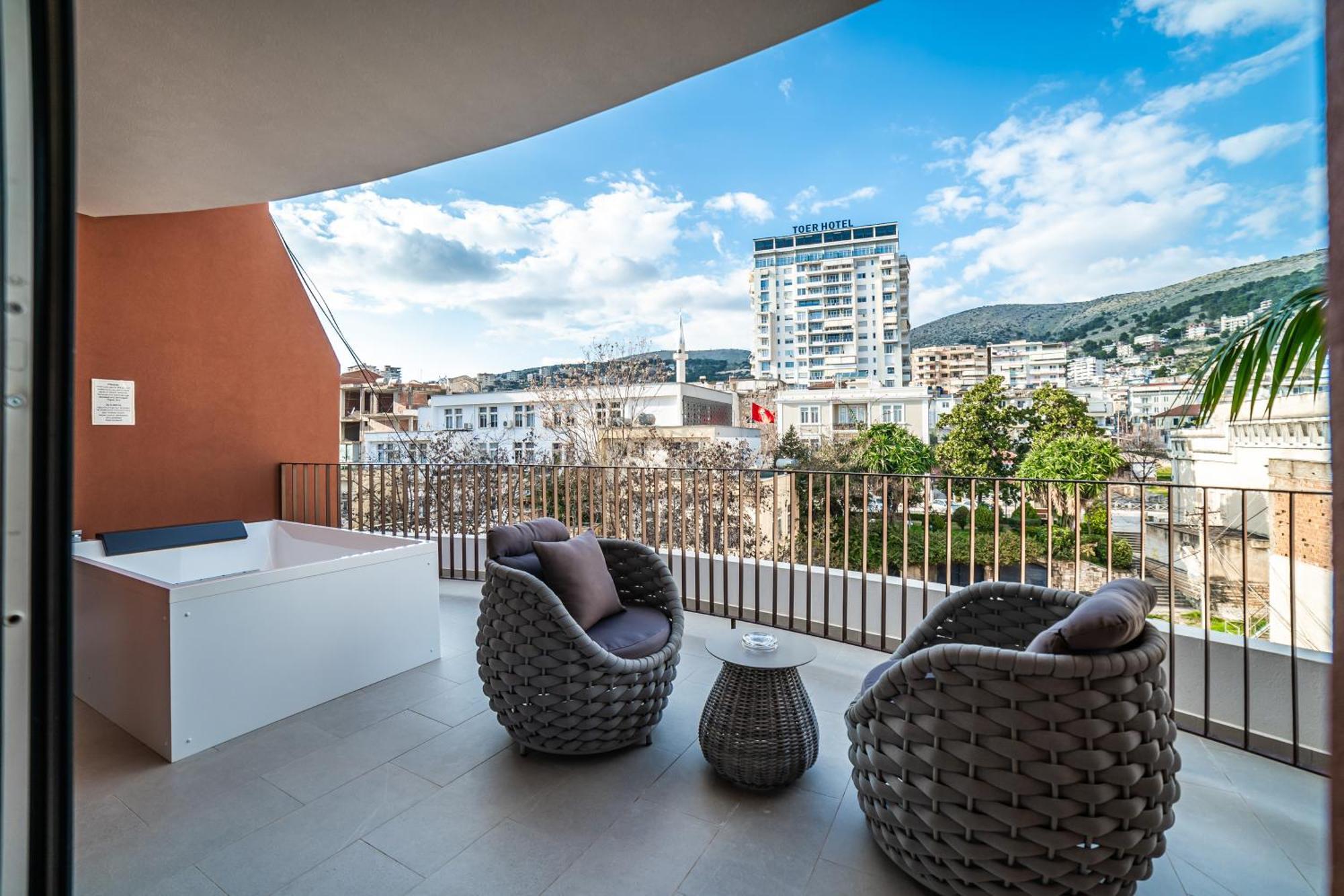 Hotel Vale Sarandë Exteriör bild