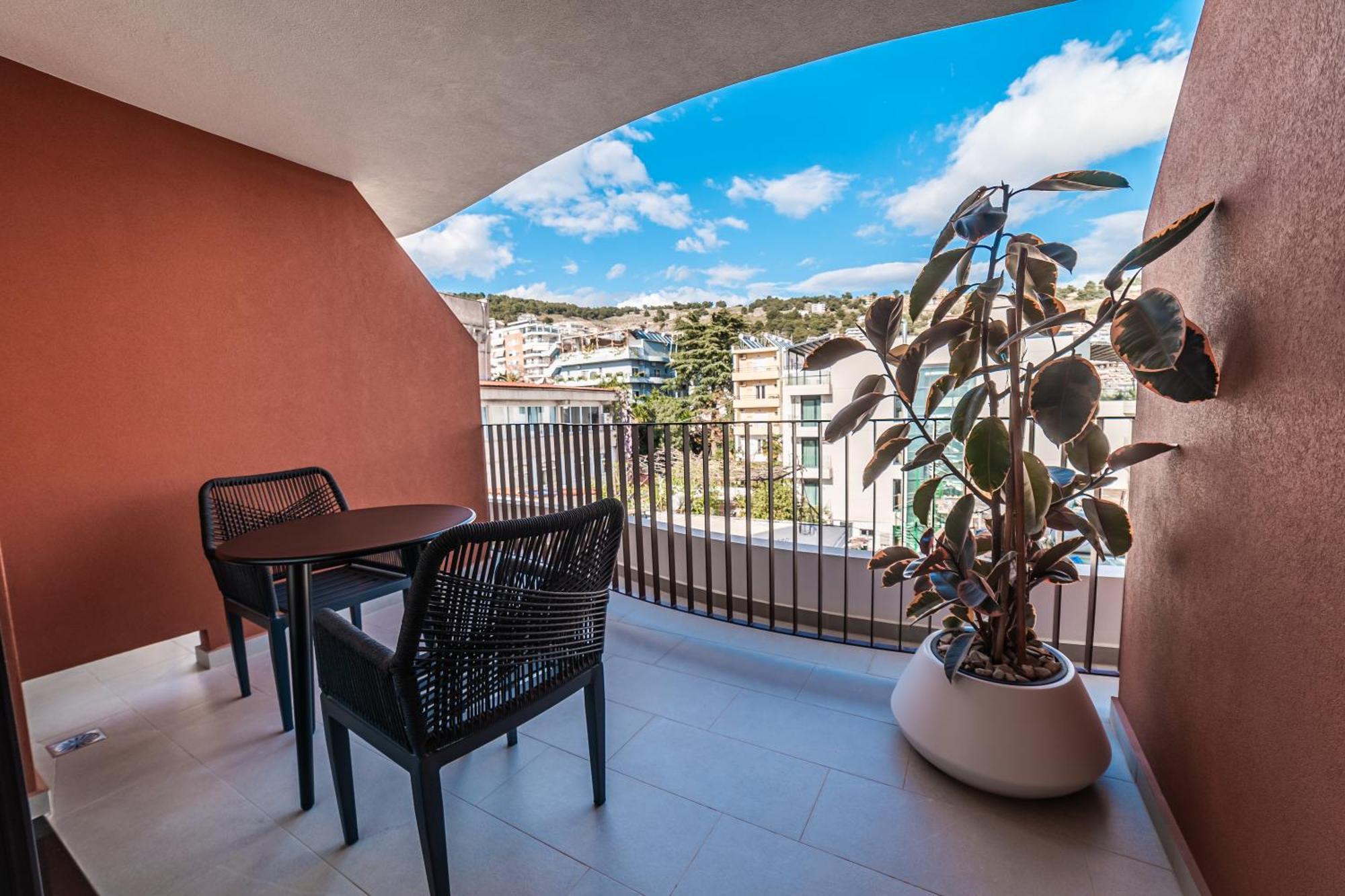 Hotel Vale Sarandë Exteriör bild