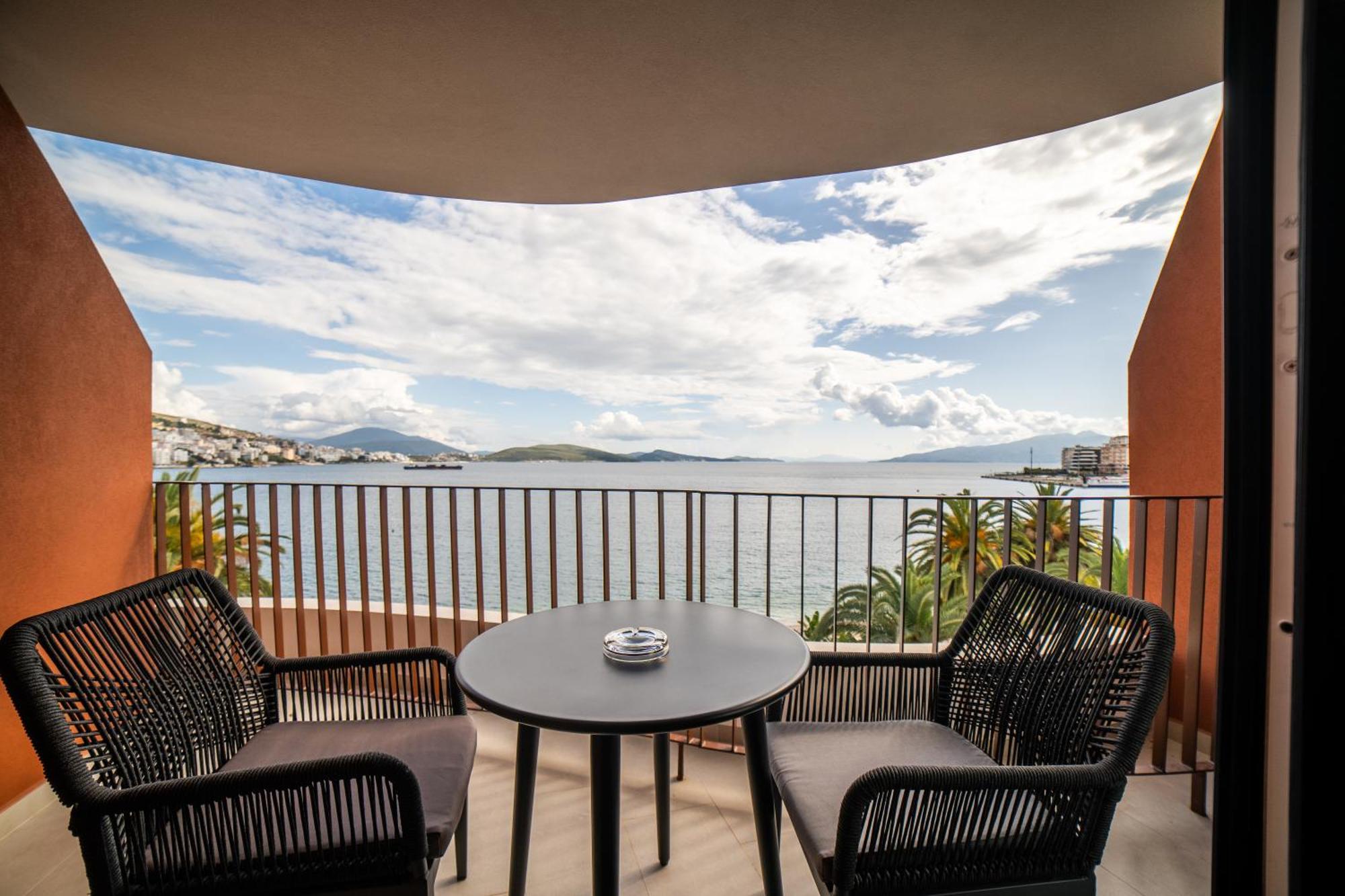 Hotel Vale Sarandë Exteriör bild